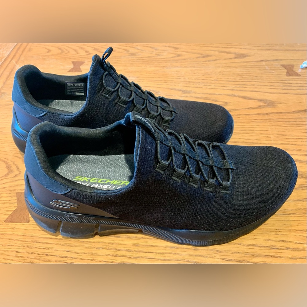 Men’s Skechers Black Slip-On Sneakers - Picture 3 of 9